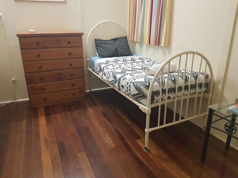 Arcadia Beach Guest House And Car Hire - Accommodation Australia 9