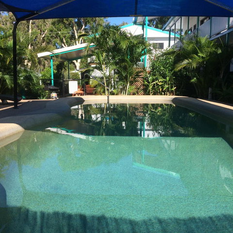 Tropical Palms Resort & 4WD Hire - Accommodation Australia 17