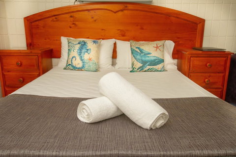 Tropical Palms Resort & 4WD Hire - Accommodation Australia 4