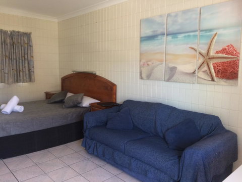 Tropical Palms Resort & 4WD Hire - Accommodation Australia 1