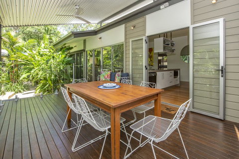Whispering Palms - Accommodation Australia 12