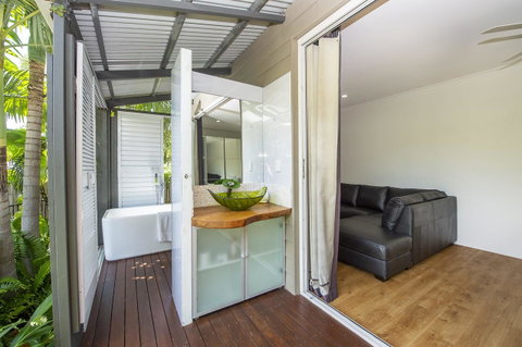 Whispering Palms - Accommodation Australia 7