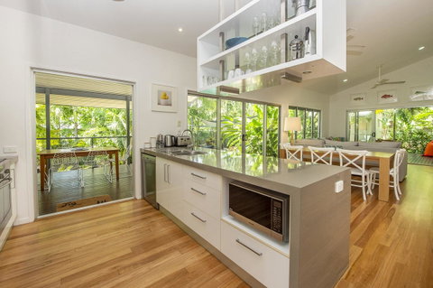 Whispering Palms - Accommodation Australia 15