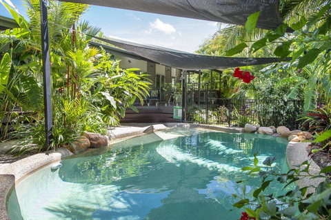 Whispering Palms - Accommodation Australia 3