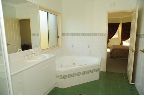 Waterfront At White Patch - Accommodation Australia 17