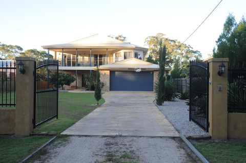 Waterfront At White Patch - Accommodation Australia 16