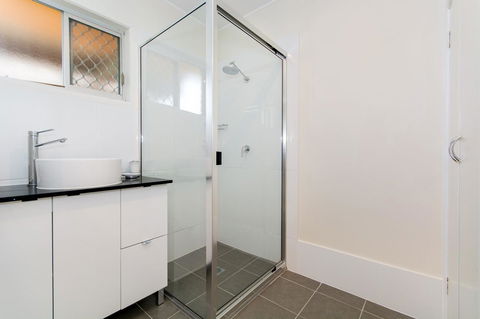 Lowset Sweetie, Central To Everything - Partridge St, Bongaree - Accommodation Australia 11