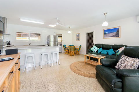 Lowset Sweetie, Central To Everything - Partridge St, Bongaree - Accommodation Australia 9