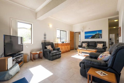 Keith\'s Place, 1 Of The 3 Most Popular Units On Bribie - Accommodation Australia 12