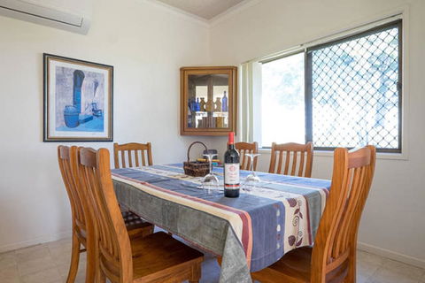 Keith\'s Place, 1 Of The 3 Most Popular Units On Bribie - Accommodation Australia 13