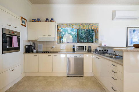 Keith\'s Place, 1 Of The 3 Most Popular Units On Bribie - Accommodation Australia 14