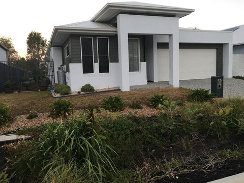 Modern Beach Villa - Accommodation Australia 2