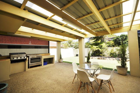 Ocean Wave - Accommodation Australia 19