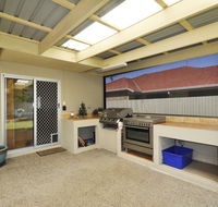 Ocean Wave - Accommodation Australia
