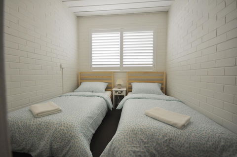 Ocean Wave - Accommodation Australia 15