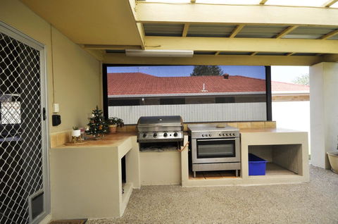 Ocean Wave - Accommodation Australia 18