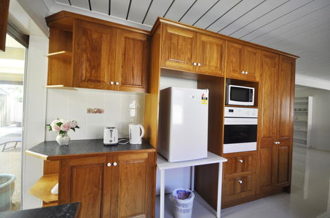 Ocean Wave - Accommodation Australia 4