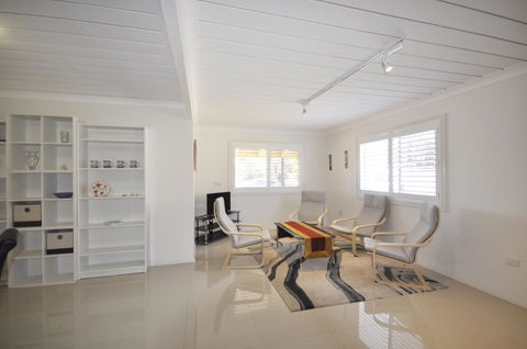 Ocean Wave - Accommodation Australia 9