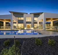 Luxury Canal Front Holiday House - Accommodation Australia