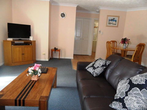 Sylvan Beach Resort - Accommodation Australia 24