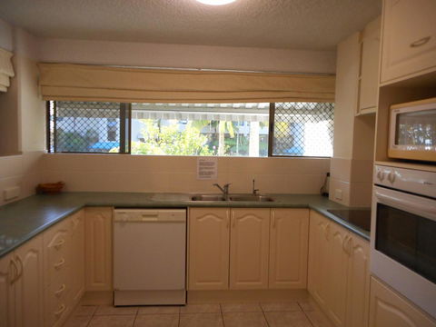 Placid Waters Holiday Apartments - Accommodation Australia 16