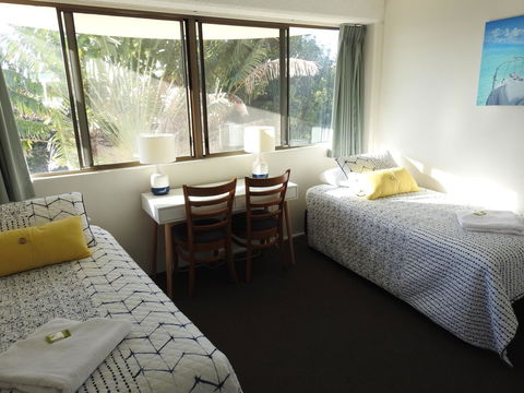 Placid Waters Holiday Apartments - Accommodation Australia 11