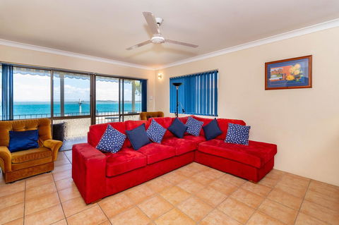 Fantastic Views From This Top Floor Unit! - Accommodation Australia 0