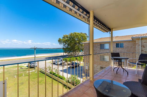 Fantastic Views From This Top Floor Unit! - Accommodation Australia 14