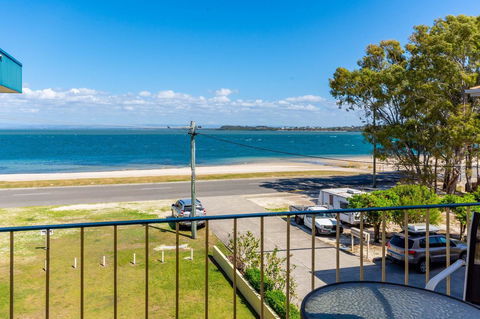 Fantastic Views From This Top Floor Unit! - Accommodation Australia 4