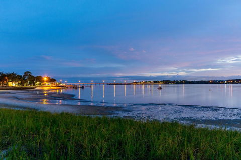 Fishing And Swimming At Your Doorstep - Sylvan Beach Esp, Bellara - Accommodation Australia 4