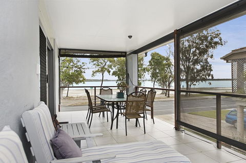 Fishing And Swimming At Your Doorstep - Sylvan Beach Esp, Bellara - Accommodation Australia 5