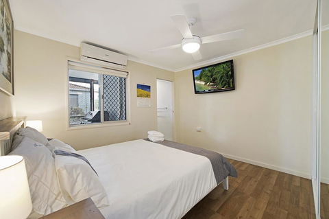 Fishing And Swimming At Your Doorstep - Sylvan Beach Esp, Bellara - Accommodation Australia 3