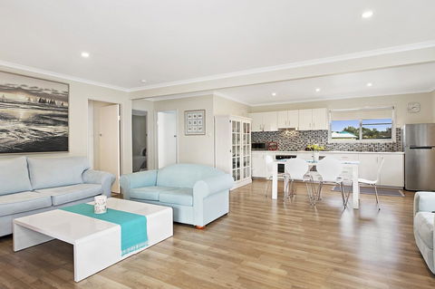 Fishing And Swimming At Your Doorstep - Sylvan Beach Esp, Bellara - Accommodation Australia 6