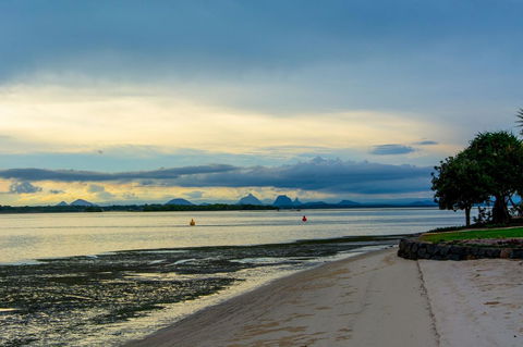 Fishing And Swimming At Your Doorstep - Sylvan Beach Esp, Bellara - Accommodation Australia 14