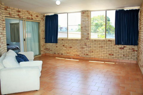 Spacious Unit With Views Of Pumicestone - Wattle Ave, Bongaree - Accommodation Australia 5