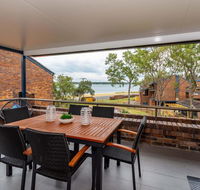 Spacious Family unit with Incredible views. - Accommodation Australia
