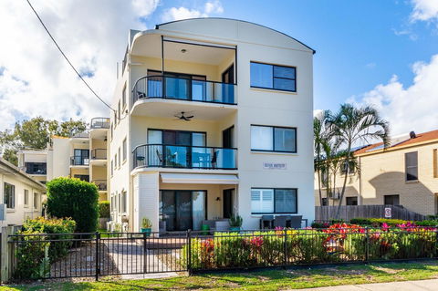 Waterfront Views From Private Rooftop Balcony - Bayview South Esp, Bongaree - Accommodation Australia 0