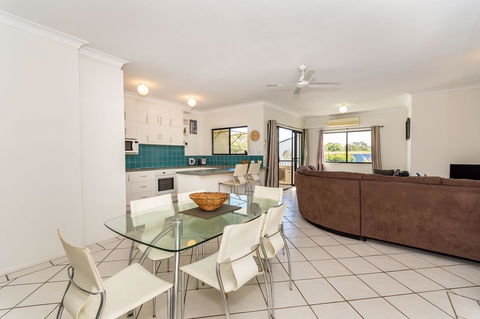 Waterfront Views From Private Rooftop Balcony - Bayview South Esp, Bongaree - Accommodation Australia 3