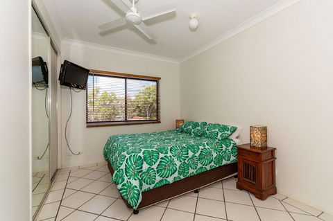 Waterfront Views From Private Rooftop Balcony - Bayview South Esp, Bongaree - Accommodation Australia 11