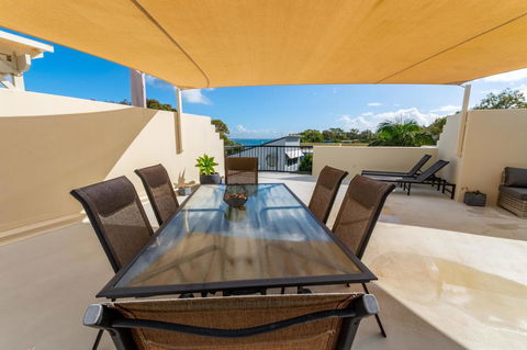 Waterfront Views From Private Rooftop Balcony - Bayview South Esp, Bongaree - Accommodation Australia 9