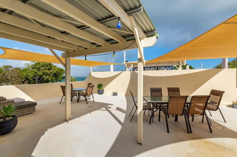 Waterfront Views From Private Rooftop Balcony - Bayview South Esp, Bongaree - Accommodation Australia 18