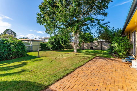 Pet Friendly Cottage In The Heart Of Bribie - Wirraway St, Bongaree - Accommodation Australia 13