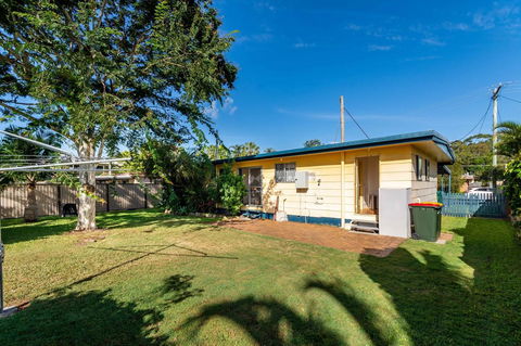 Pet Friendly Cottage In The Heart Of Bribie - Wirraway St, Bongaree - Accommodation Australia 10