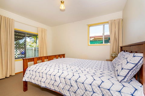 Pet Friendly Cottage In The Heart Of Bribie - Wirraway St, Bongaree - Accommodation Australia 11