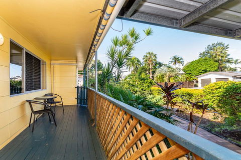 Pet Friendly Cottage In The Heart Of Bribie - Wirraway St, Bongaree - Accommodation Australia 14
