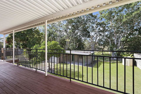 Waterfront Retreat With Room For A Boat - Welsby Pde, Bongaree - Accommodation Australia 2