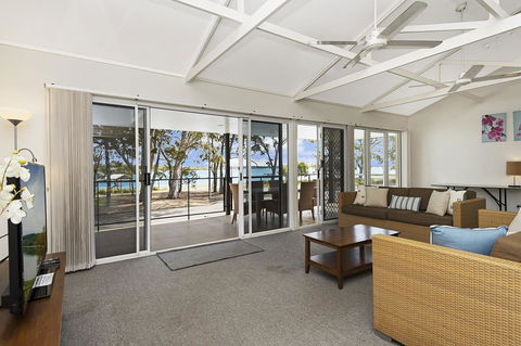 Waterfront Retreat With Room For A Boat - Welsby Pde, Bongaree - Accommodation Australia 6