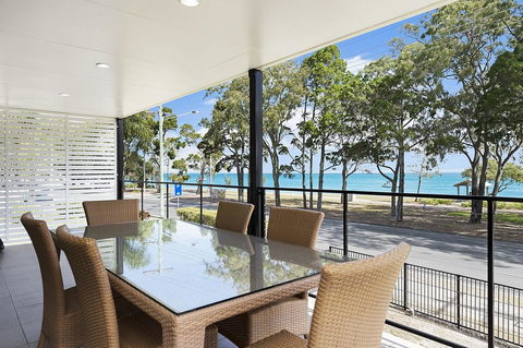 Waterfront Retreat With Room For A Boat - Welsby Pde, Bongaree - Accommodation Australia 13