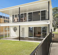 Waterfront Retreat with room for a boat - Welsby Pde Bongaree - Accommodation Australia