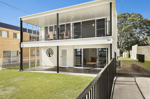 Waterfront Retreat With Room For A Boat - Welsby Pde, Bongaree - Accommodation Australia 0